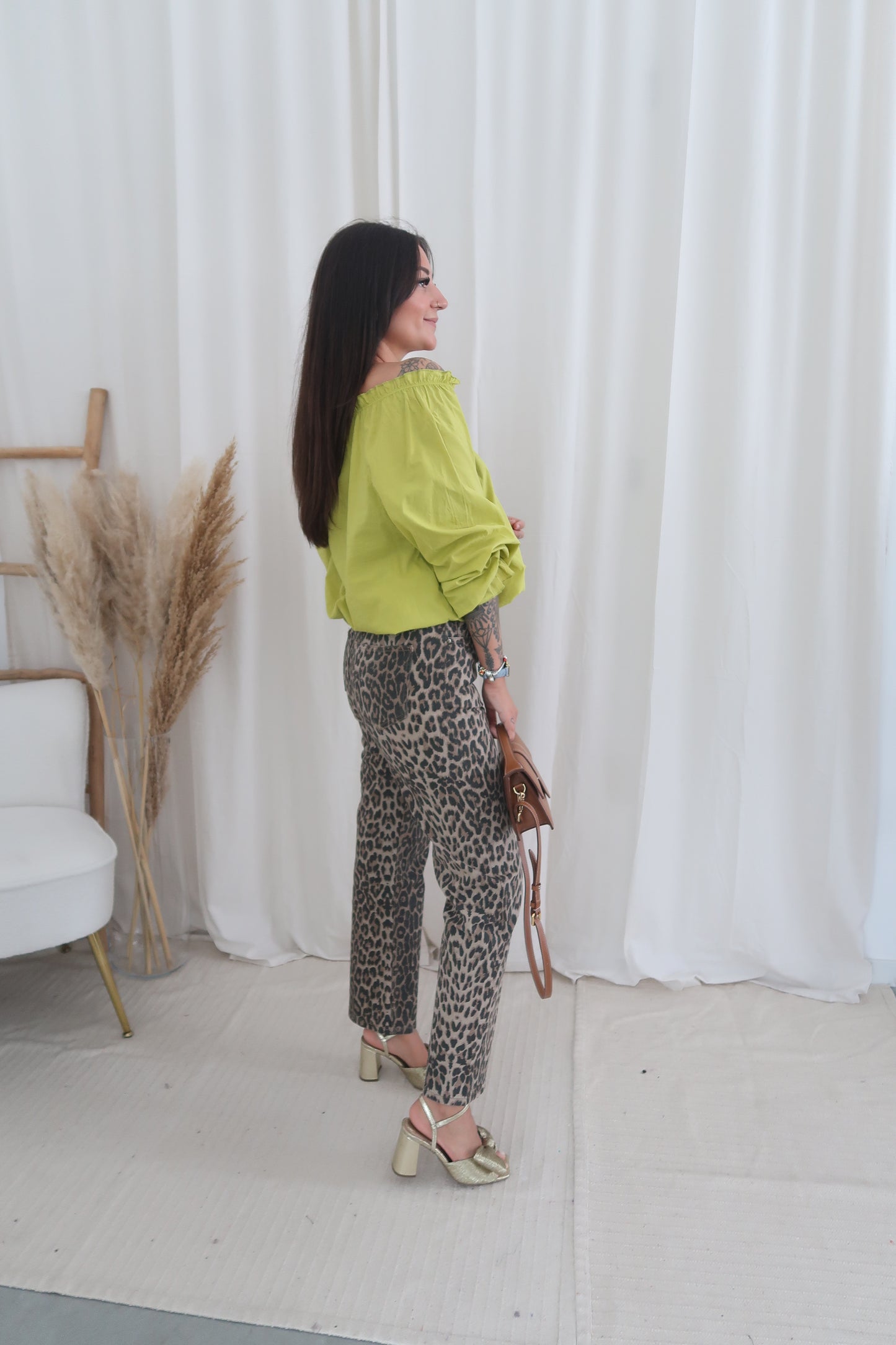 Off shoulder top green