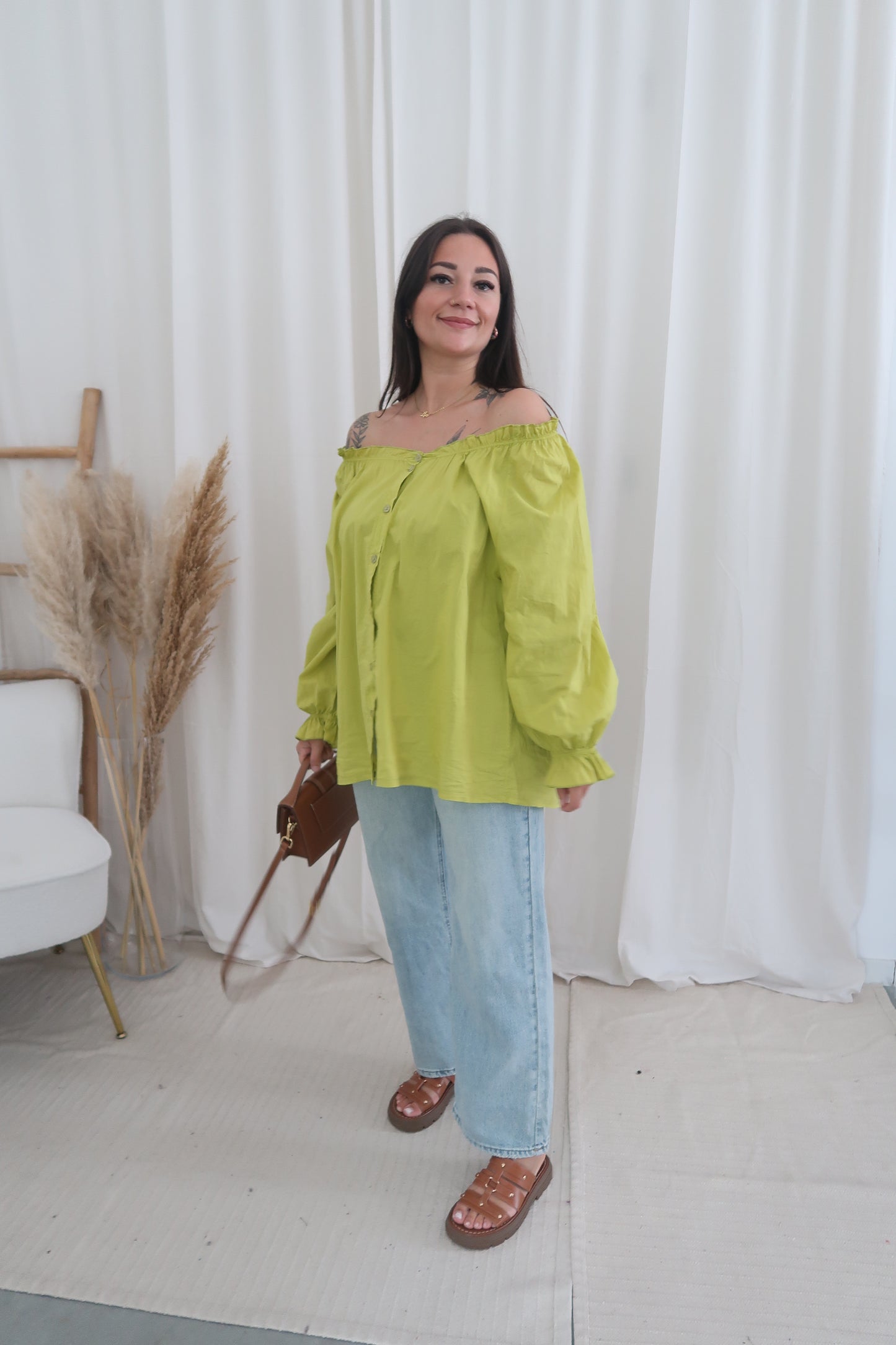 Off shoulder top green
