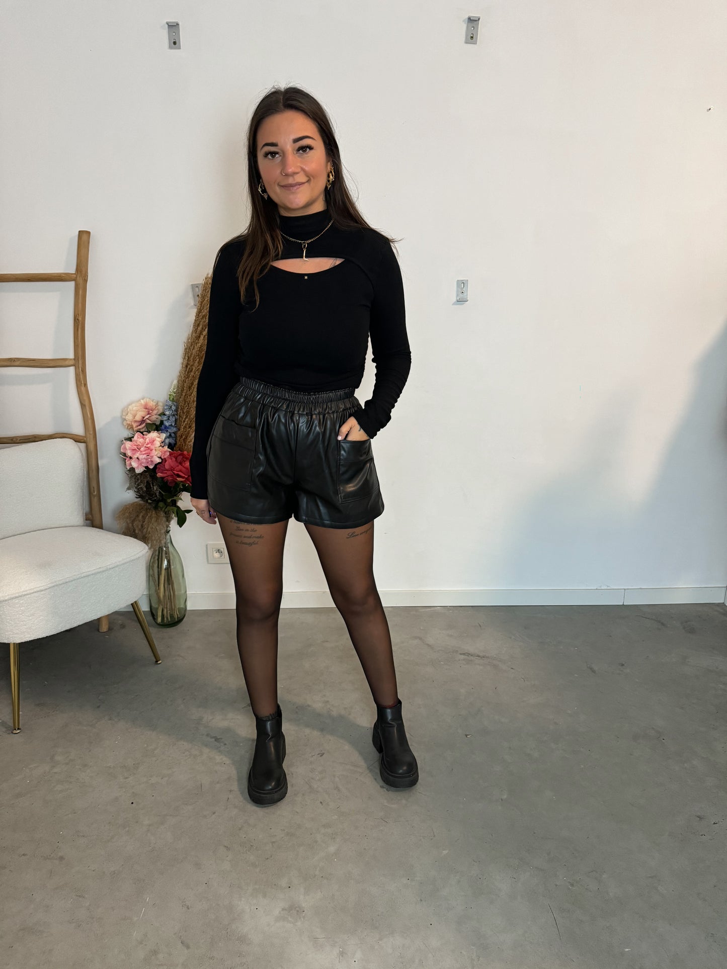 Loes top black