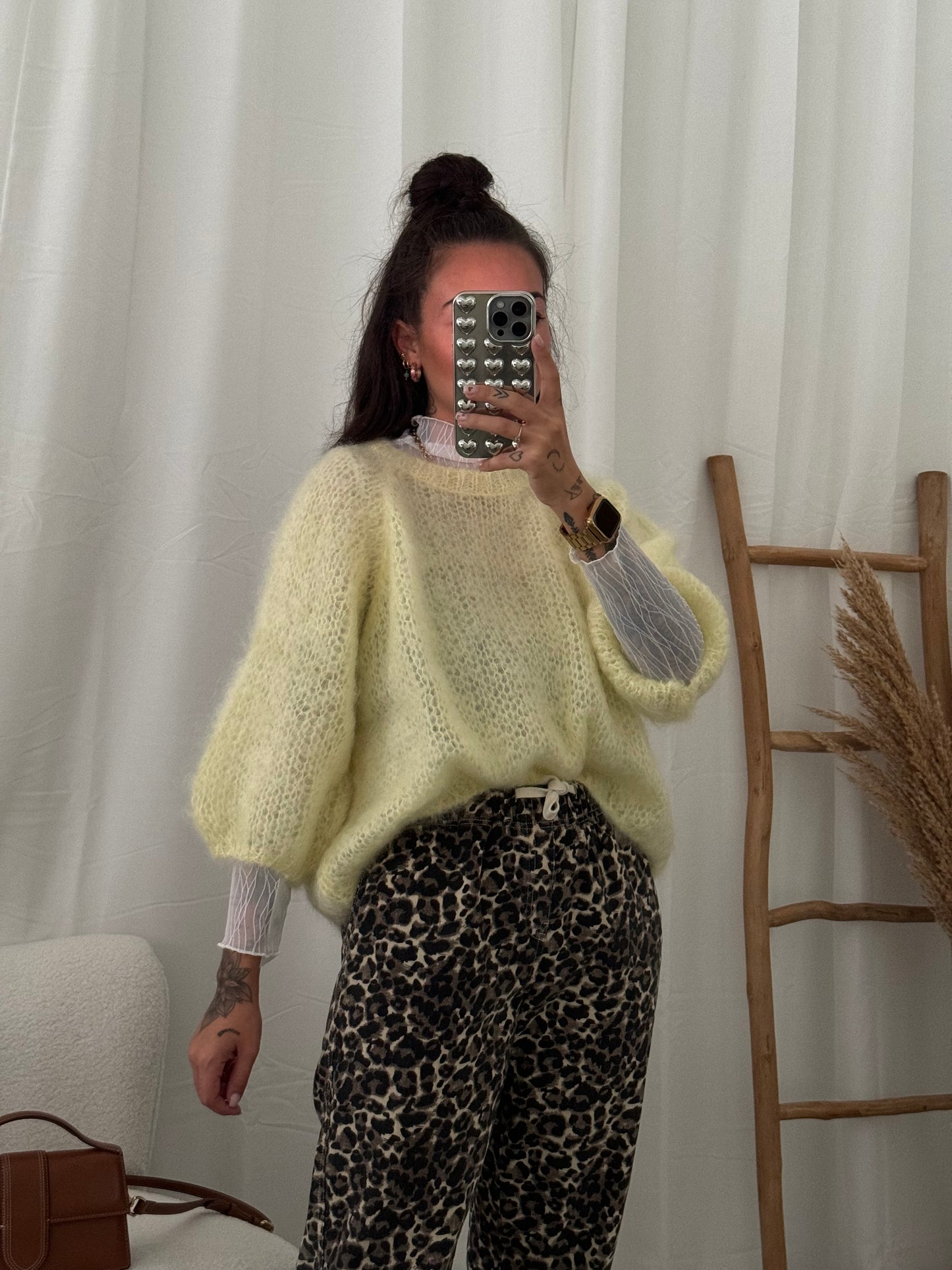 Sous-pull white