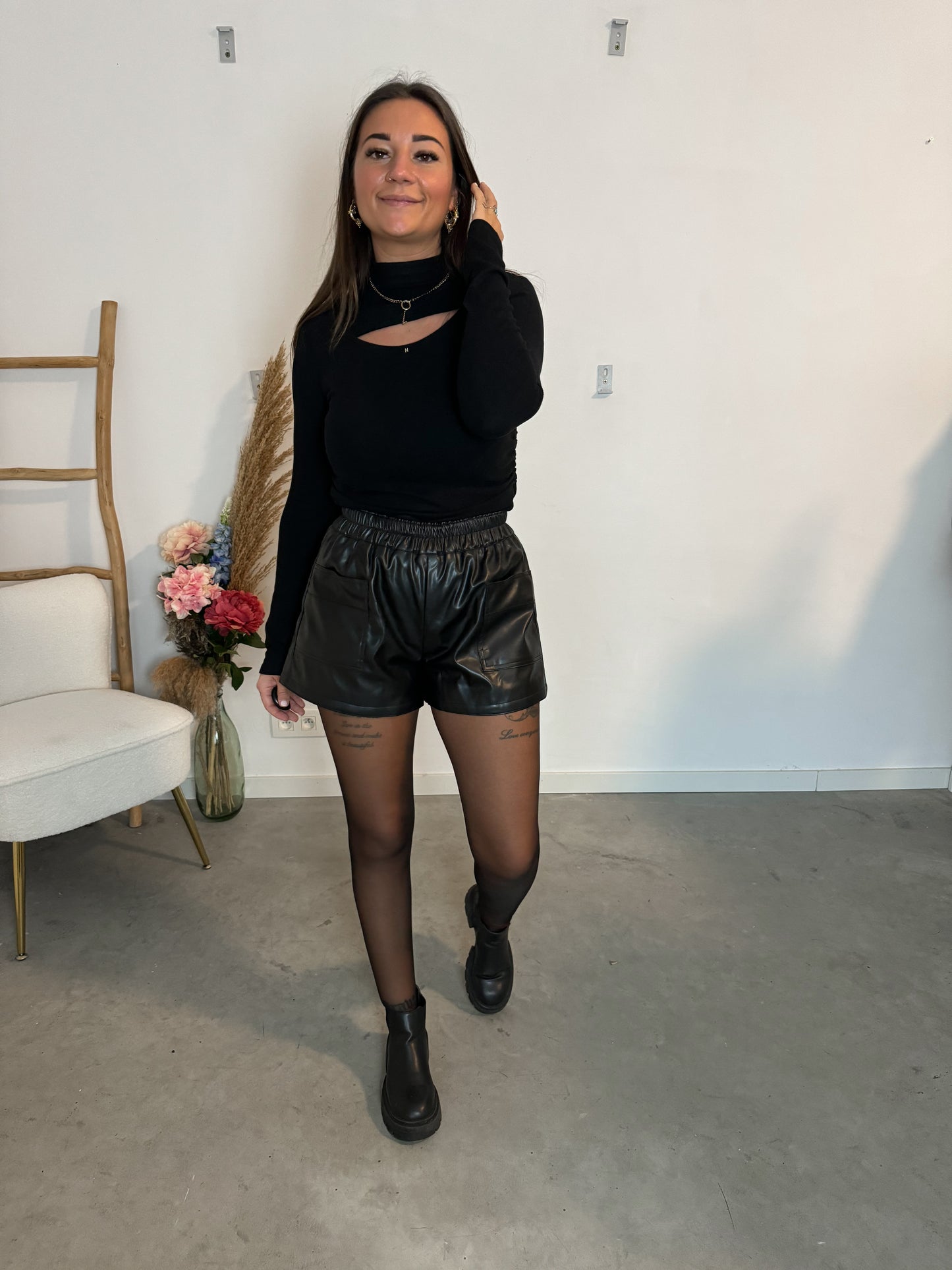 Loes top black