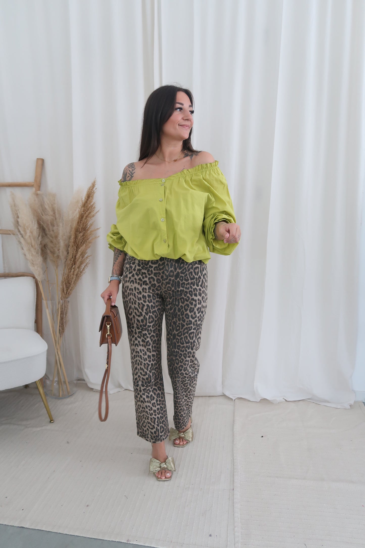 Off shoulder top green