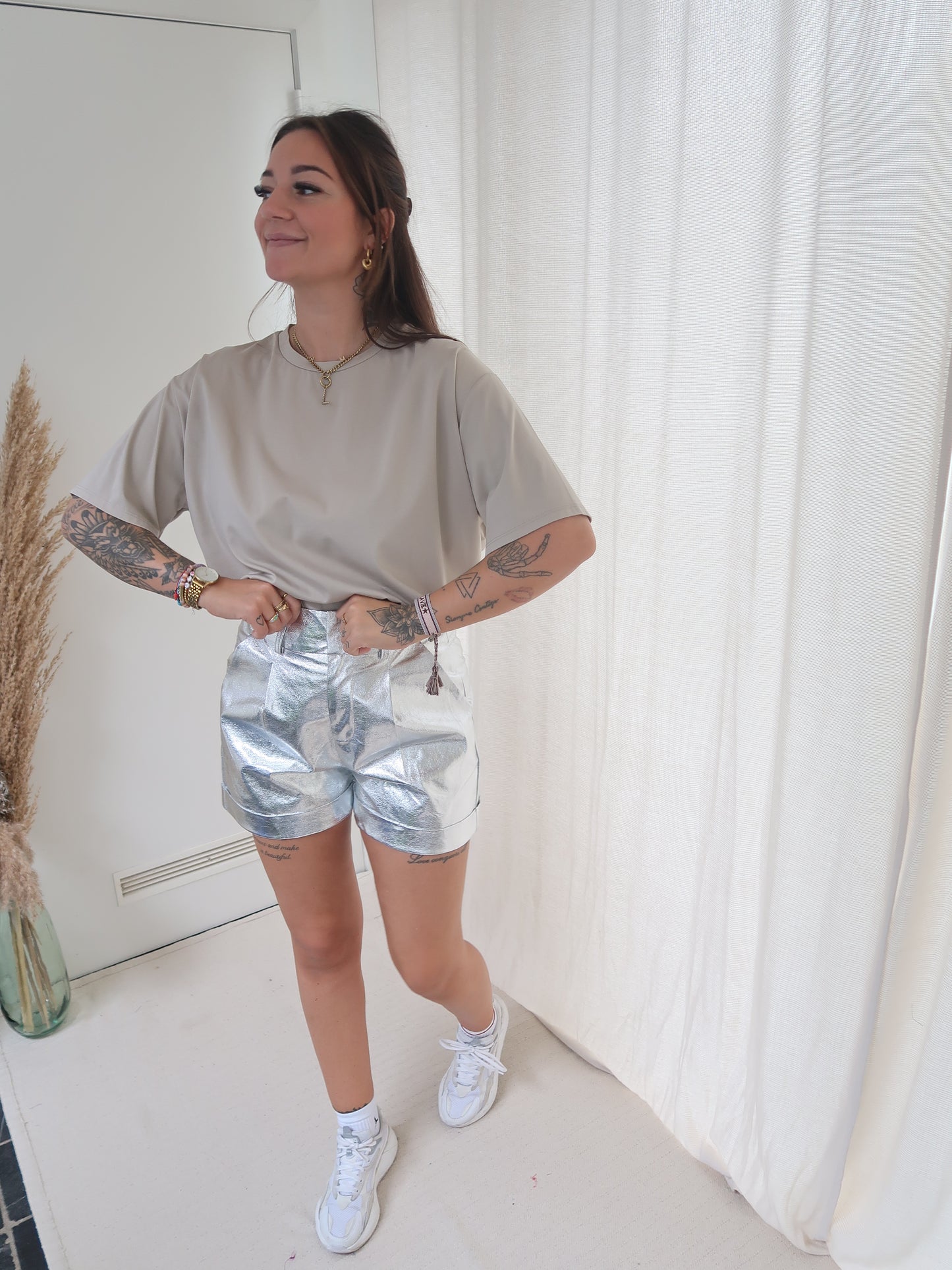 Metallic short