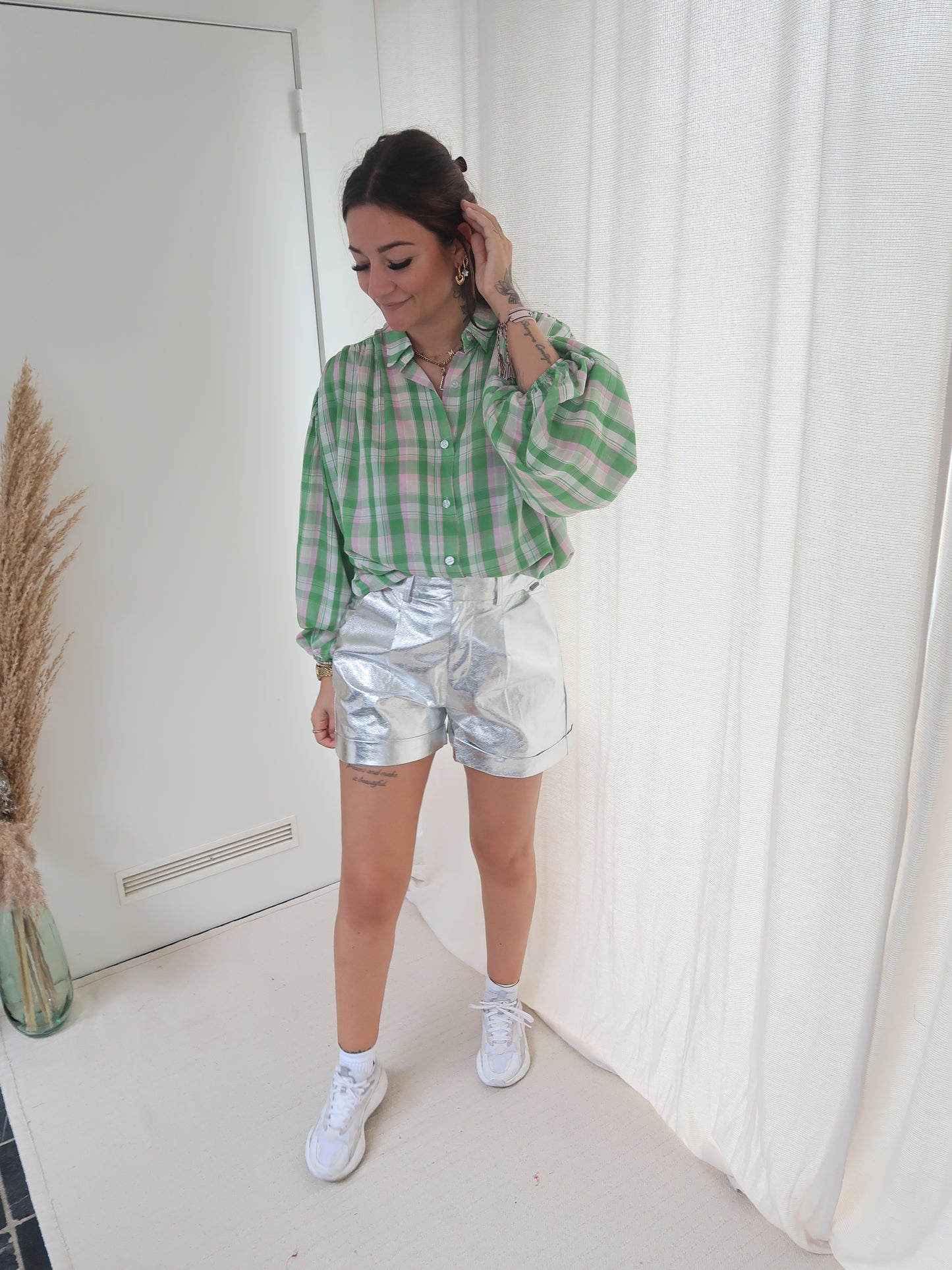 Metallic short