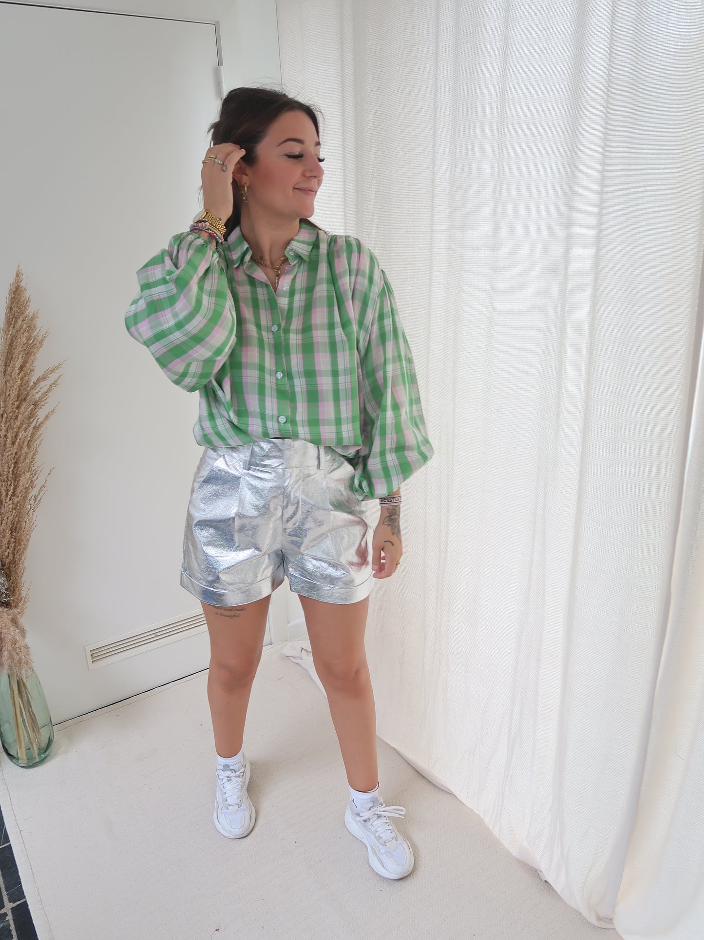 Metallic short